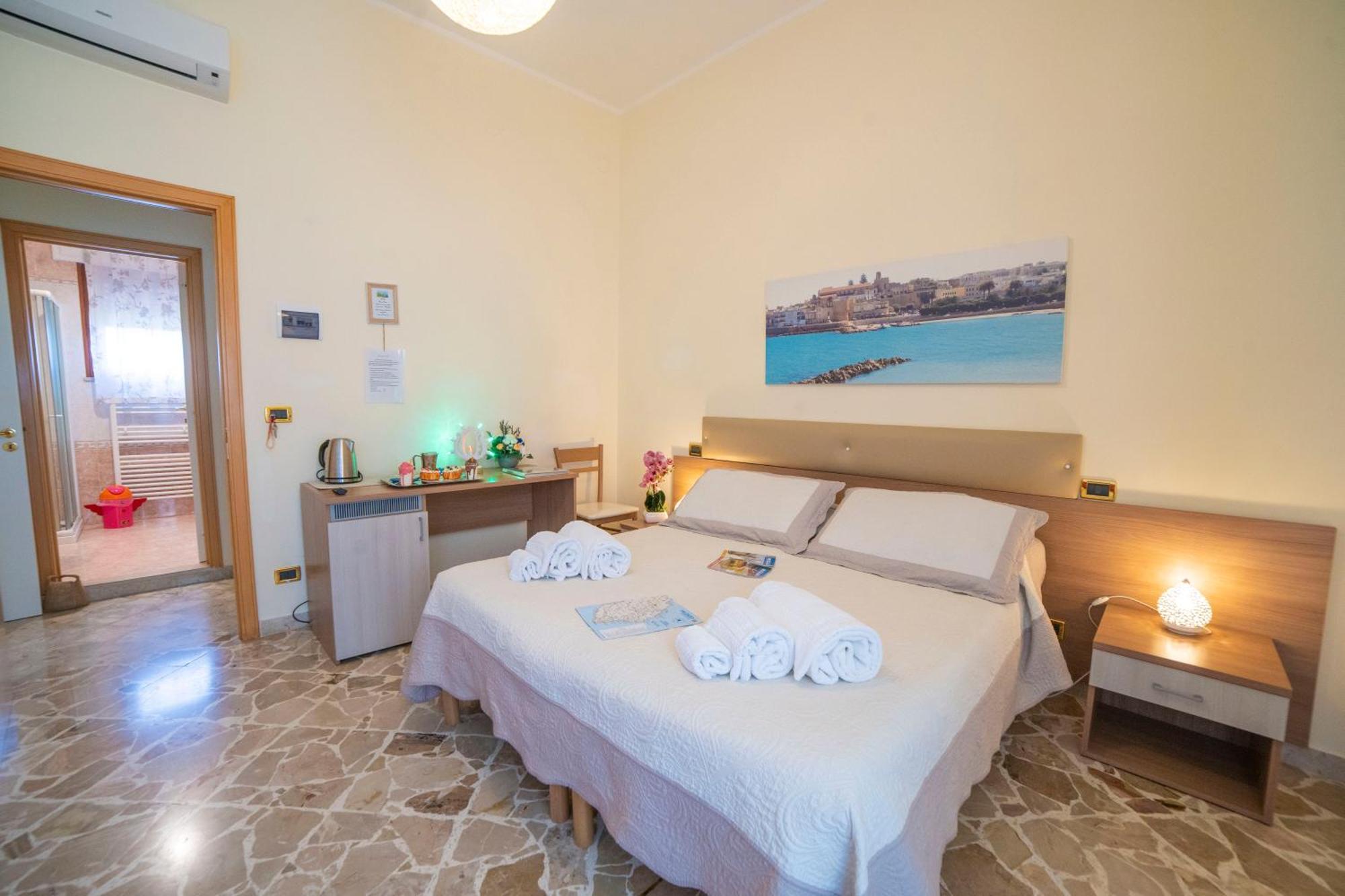 B&B A Due Passi Otranto Exterior foto