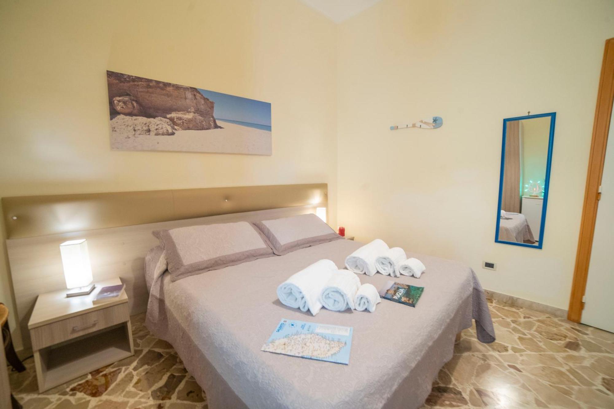 B&B A Due Passi Otranto Exterior foto