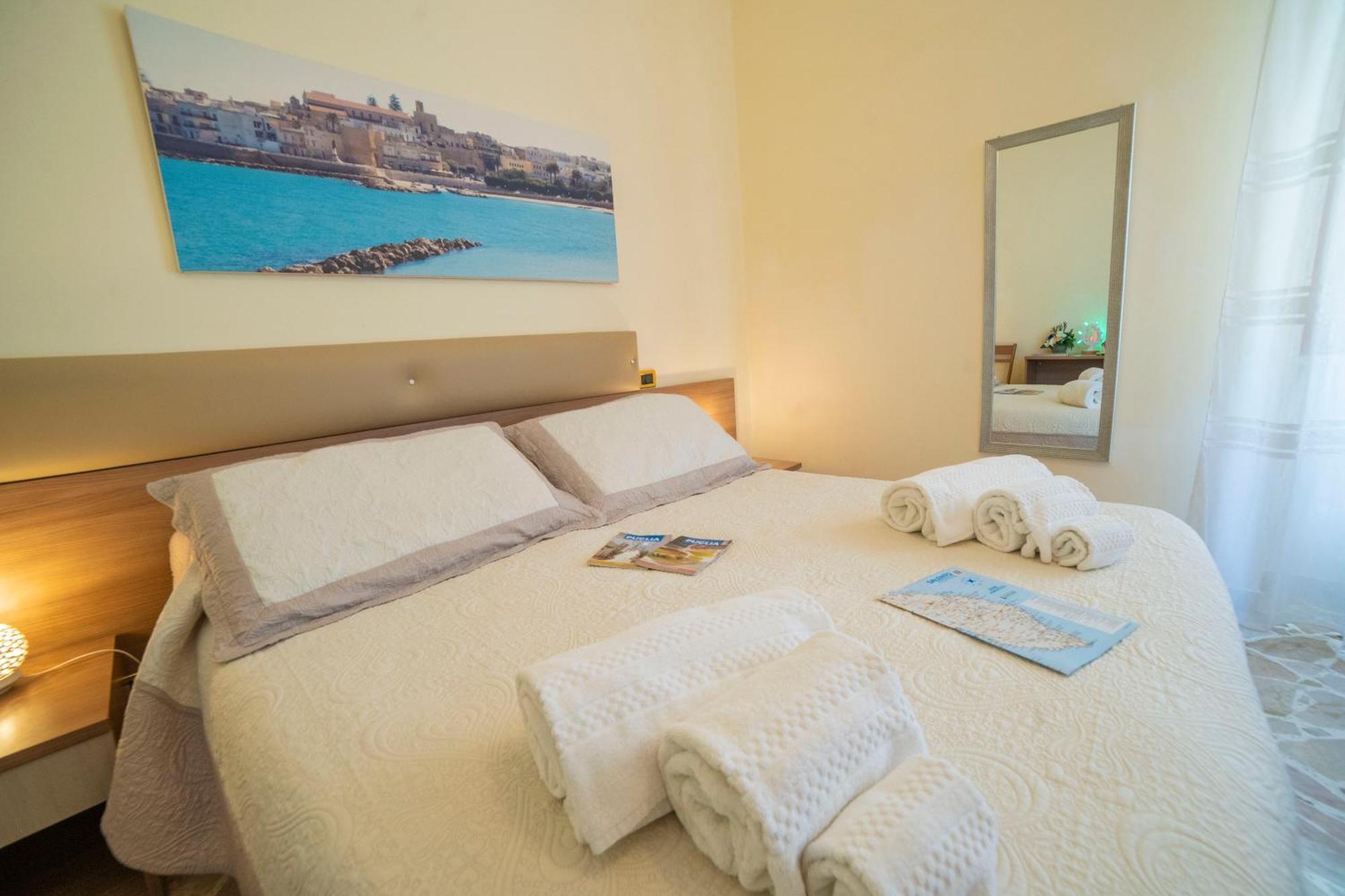 B&B A Due Passi Otranto Exterior foto